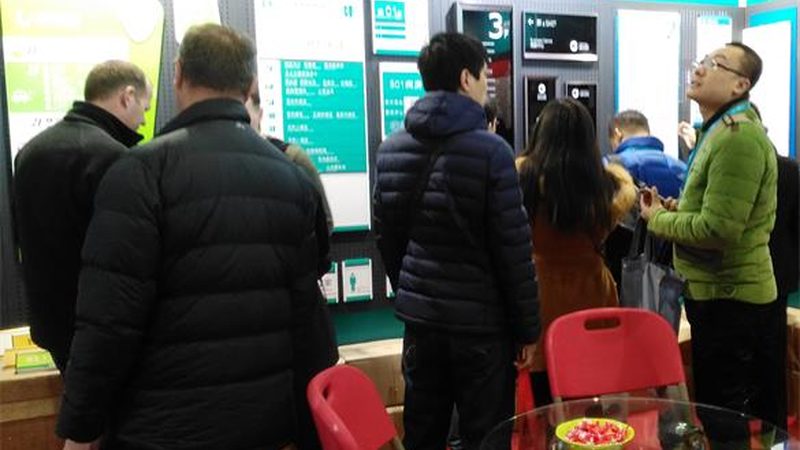 展览展示厂家的收费标准通常由以下几个部分构成：